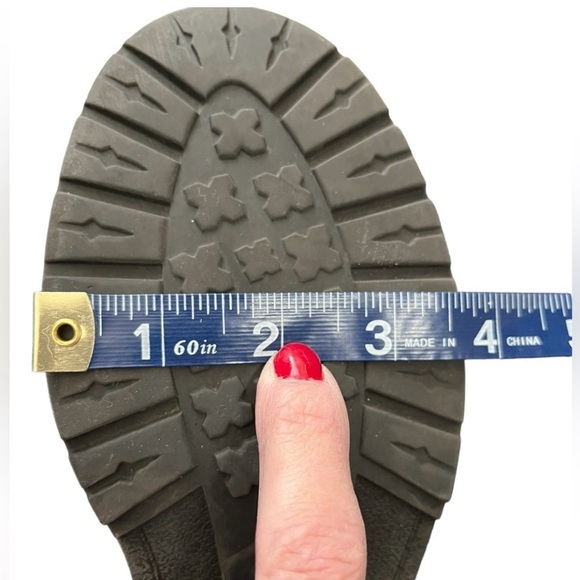 CLARKS Faralyn Rise Moto Black Leather Ankle
Boots Side Zip Size 8 - Picture 9 of 11